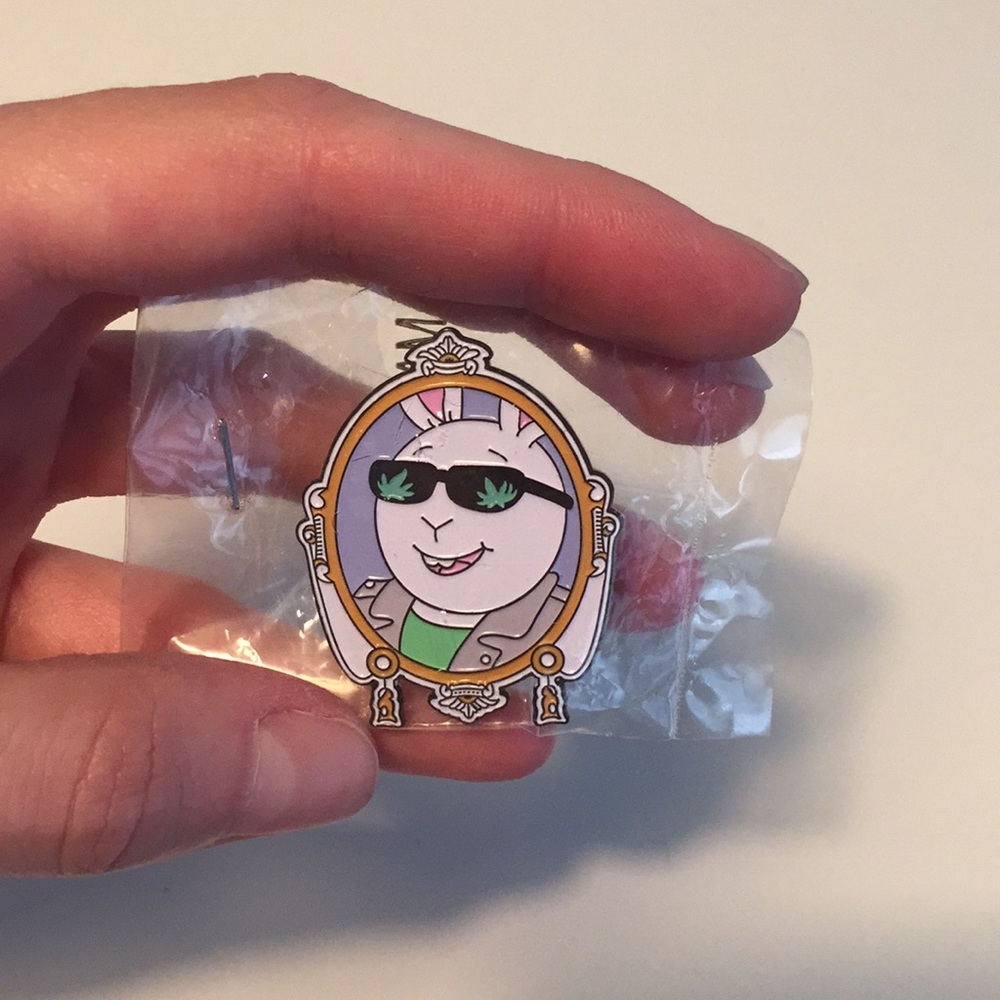 Arthur pin - Picture 3 of 3